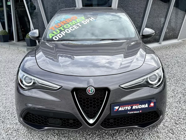Alfa Romeo Stelvio 2,0T Q4 280PS 4x4 Automat - foto 5
