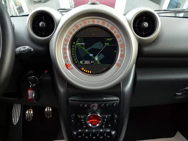 Mini Countryman 1,6-S 135kW Turbo ALL4 Navi - foto 26
