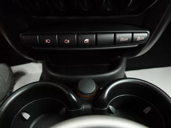 Mini Countryman 1,6-S 135kW Turbo ALL4 Navi - foto 29
