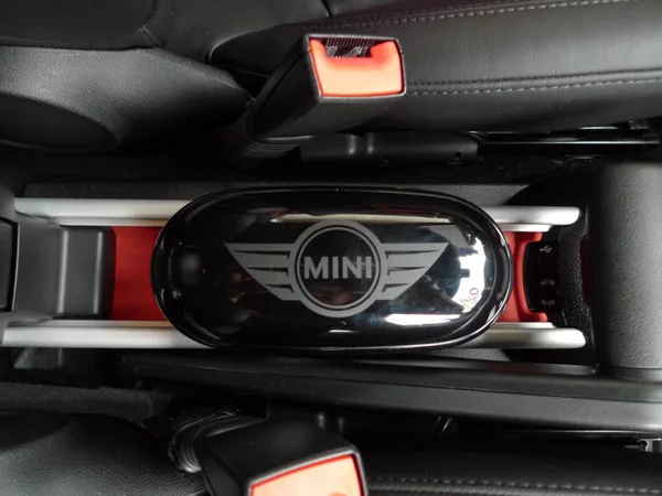 Mini Countryman 1,6-S 135kW Turbo ALL4 Navi - foto 31