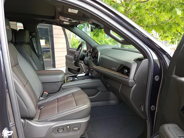 Chevrolet Suburban High Country 2026,AWD,kola 24" - foto 16