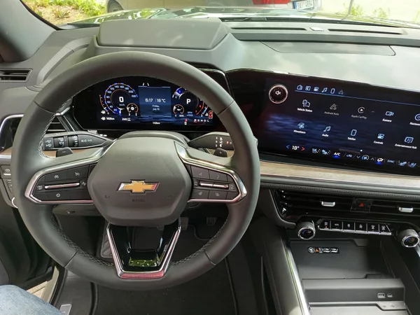 Chevrolet Suburban High Country 2026,AWD,kola 24" - foto 24