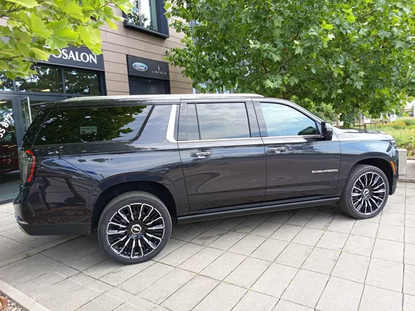 Chevrolet Suburban High Country 2026,AWD,kola 24" - foto 3