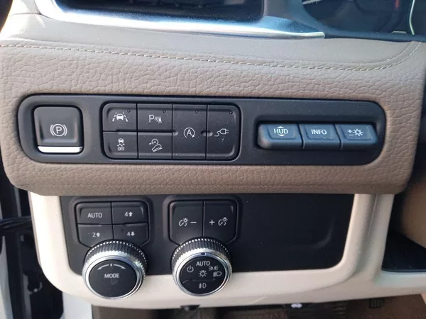 GMC Yukon Denali 6,2L, V8 - foto 20