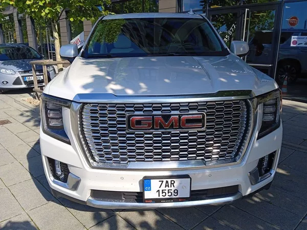 GMC Yukon Denali 6,2L, V8 - foto 8