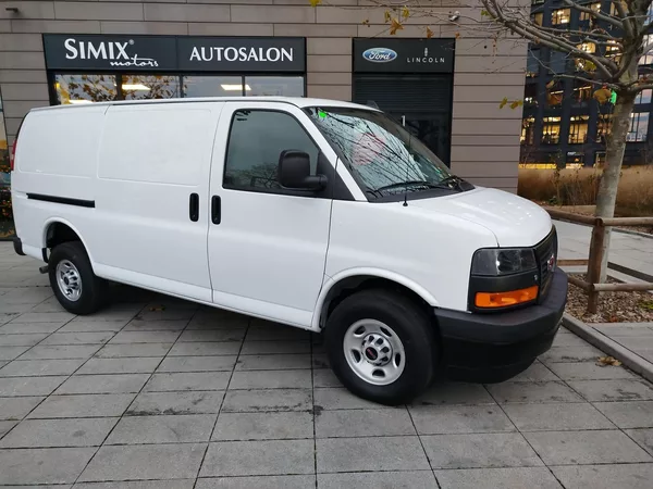 GMC Savana Cargo, rezervováno