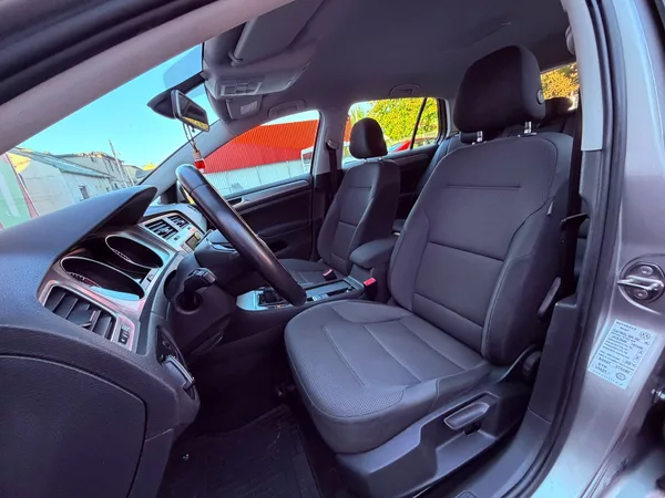 Volkswagen Golf 1.2 TSi Highline, ČR - foto 14