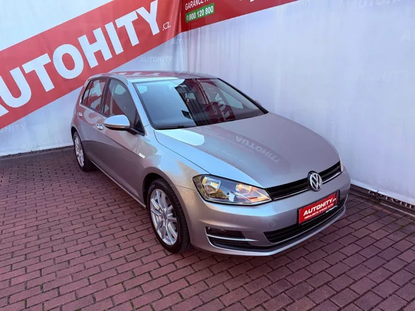 Volkswagen Golf 1.2 TSi Highline, ČR - foto 3