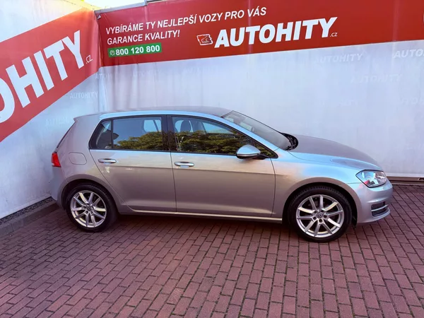 Volkswagen Golf 1.2 TSi Highline, ČR - foto 5