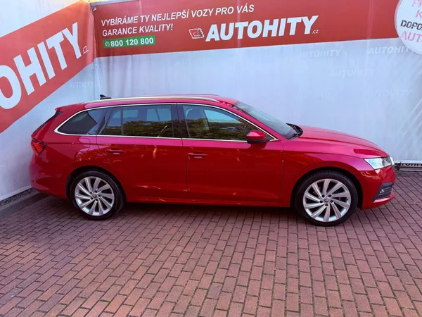 Škoda Octavia 2.0 TDi 110 kW Style DSG, Serv - foto 6