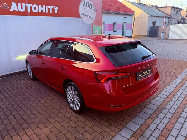 Škoda Octavia 2.0 TDi 110 kW Style DSG, Serv - foto 9