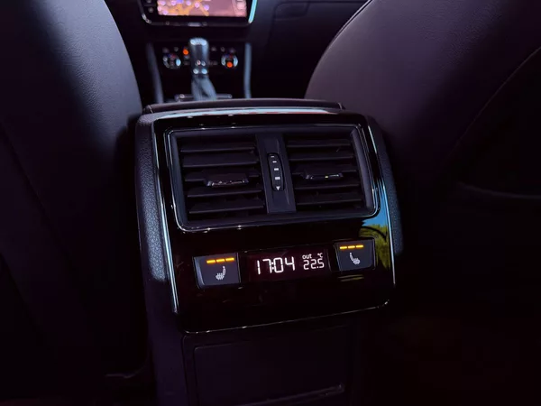 Škoda Superb 2.0 TDi DSG SportLine 4x4, Ser - foto 15
