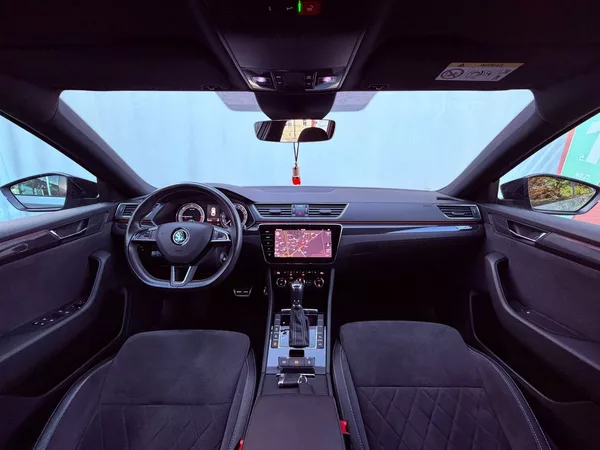 Škoda Superb 2.0 TDi DSG SportLine 4x4, Ser - foto 20
