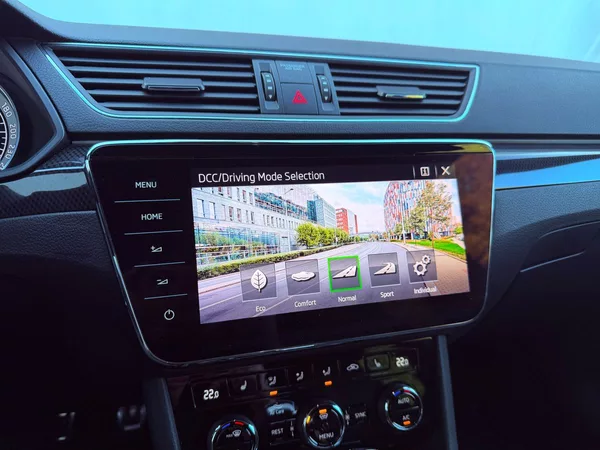 Škoda Superb 2.0 TDi DSG SportLine 4x4, Ser - foto 23