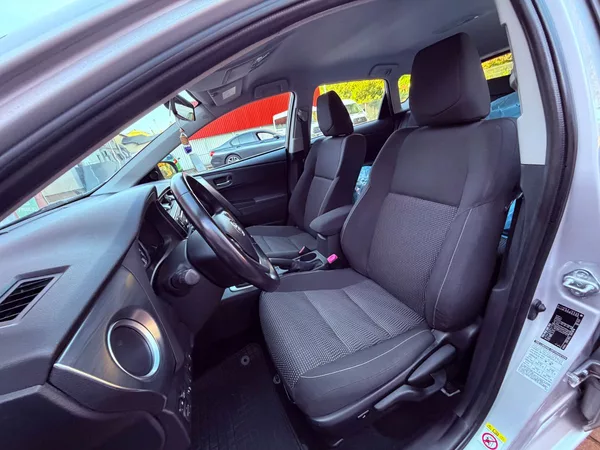 Toyota Auris 1.6 Life+, Serviska - foto 13