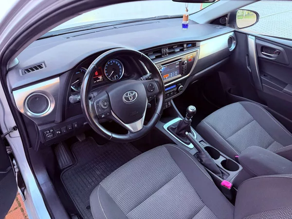 Toyota Auris 1.6 Life+, Serviska - foto 14