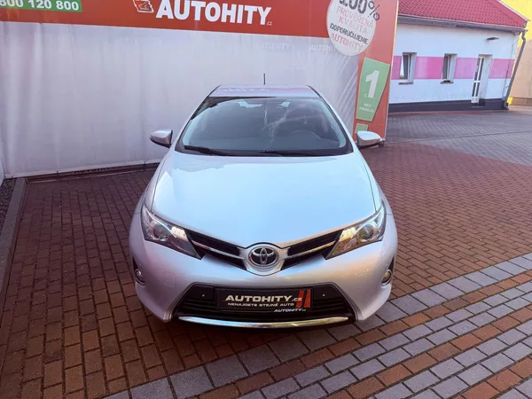 Toyota Auris 1.6 Life+, Serviska - foto 2