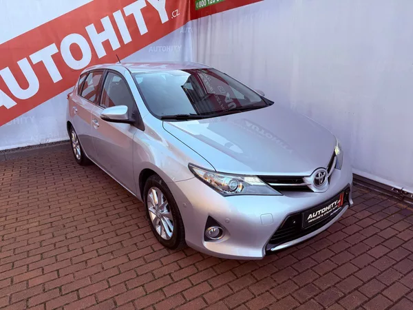 Toyota Auris 1.6 Life+, Serviska - foto 3