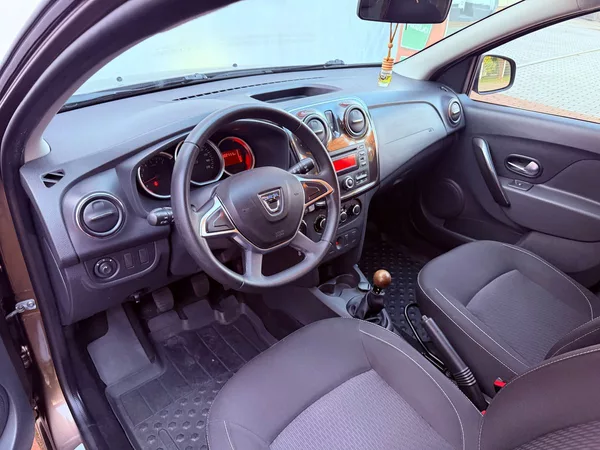 Dacia Logan 1.2 16V Arctica, ČR, Klimatiza - foto 15