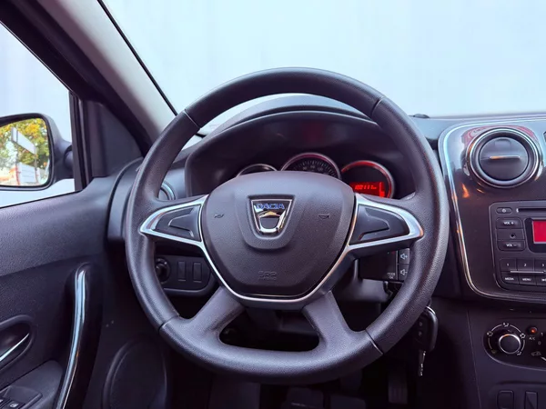 Dacia Logan 1.2 16V Arctica, ČR, Klimatiza - foto 17