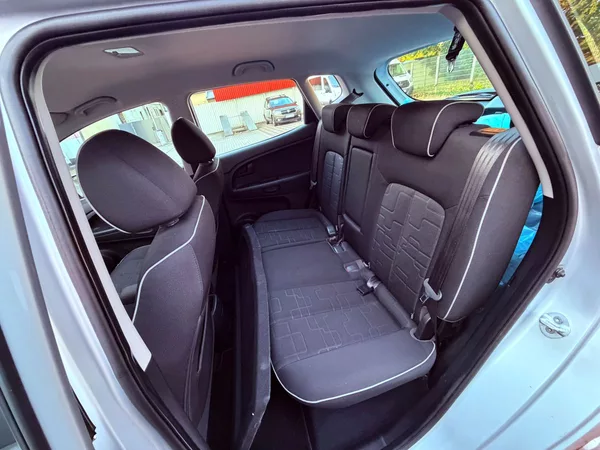 Kia Venga 1.6 Aut. Spirit, 1.Maj, Servis - foto 11