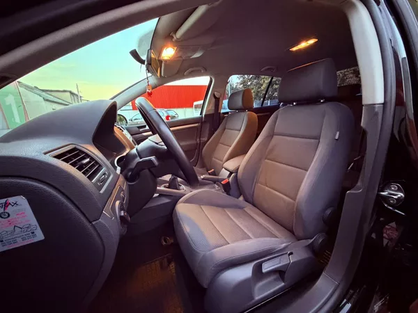 Volkswagen Golf 2.0 TDi, ČR - foto 14