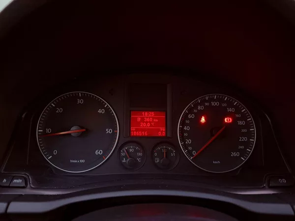 Volkswagen Golf 2.0 TDi, ČR - foto 16