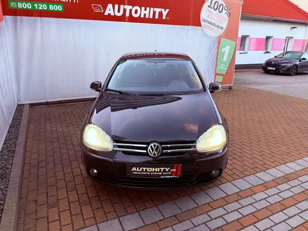Volkswagen Golf 2.0 TDi, ČR - foto 2