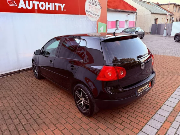 Volkswagen Golf 2.0 TDi, ČR - foto 8