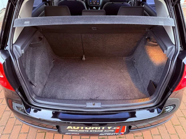 Volkswagen Golf 2.0 TDi, ČR - foto 9