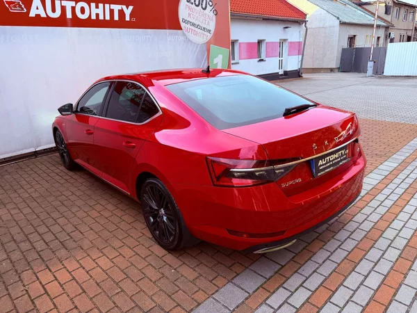 Škoda Superb 2.0 TDi DSG 4x4 L&K, ČR - foto 10