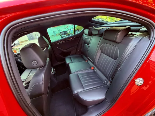 Škoda Superb 2.0 TDi DSG 4x4 L&K, ČR - foto 15