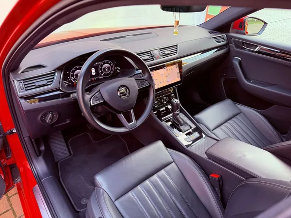 Škoda Superb 2.0 TDi DSG 4x4 L&K, ČR - foto 21