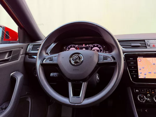 Škoda Superb 2.0 TDi DSG 4x4 L&K, ČR - foto 23