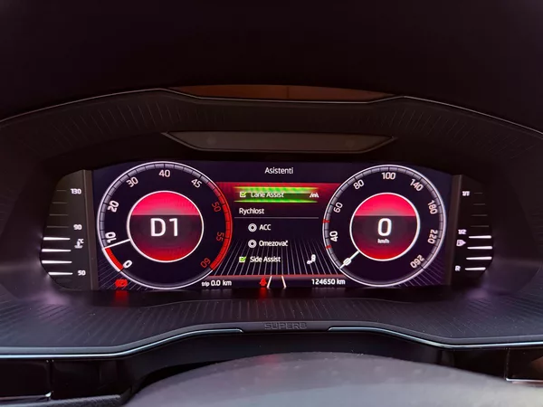 Škoda Superb 2.0 TDi DSG 4x4 L&K, ČR - foto 24