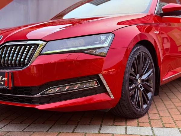Škoda Superb 2.0 TDi DSG 4x4 L&K, ČR - foto 3