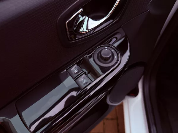 Renault Clio 0.9 TCe, ČR, 1.Maj - foto 12