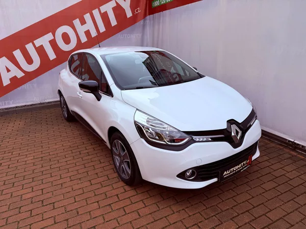 Renault Clio 0.9 TCe, ČR, 1.Maj - foto 3