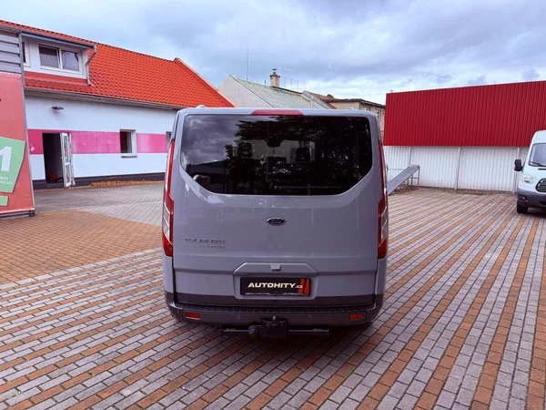 Ford Tourneo Custom 2.0 TDCi Active Aut., ČR, 1.Ma - foto 9
