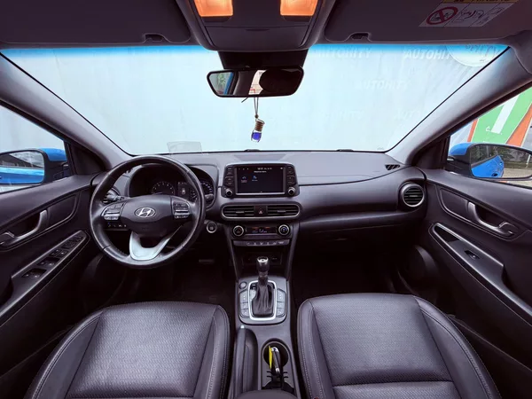 Hyundai Kona 1.6 T-GDi Premium Aut., Max vý - foto 17