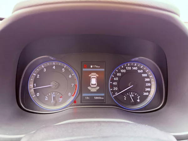 Hyundai Kona 1.6 T-GDi Premium Aut., Max vý - foto 19