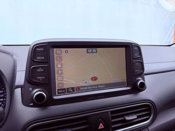 Hyundai Kona 1.6 T-GDi Premium Aut., Max vý - foto 20