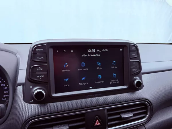 Hyundai Kona 1.6 T-GDi Premium Aut., Max vý - foto 22
