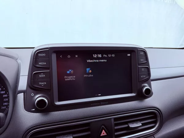 Hyundai Kona 1.6 T-GDi Premium Aut., Max vý - foto 23