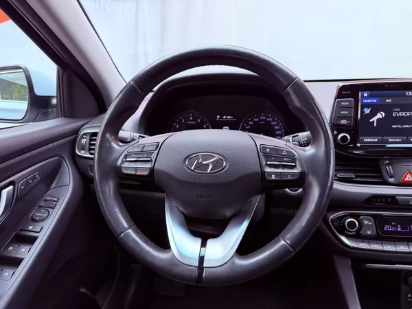 Hyundai i30 1.4 T-GDi Premium Aut., Servis - foto 19