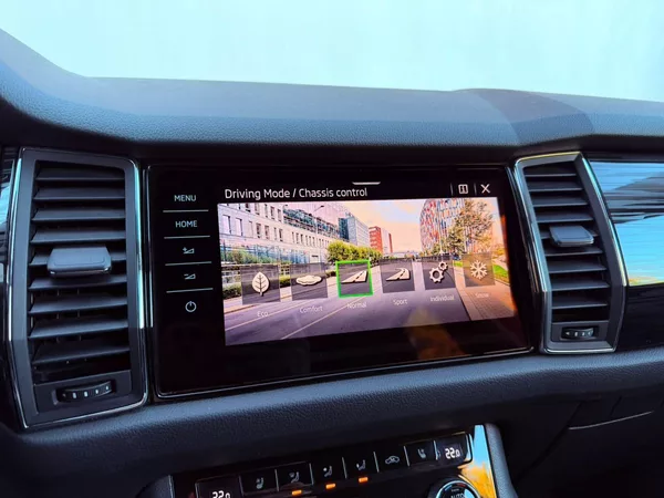 Škoda Kodiaq 2.0 TDi Style 4x4 DSG, ČR, 1.M - foto 28