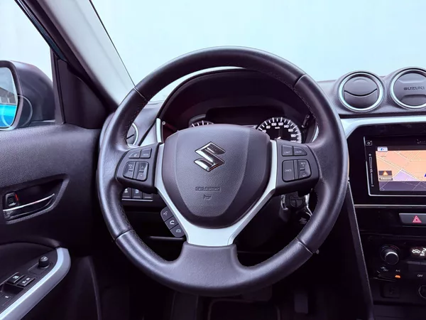 Suzuki Vitara 1.6 Comfort Aut., Serviska - foto 17