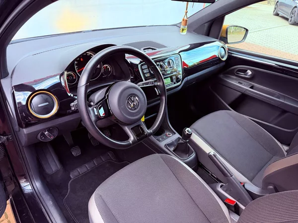 Volkswagen up! 1.0 Colour Serviska - foto 12