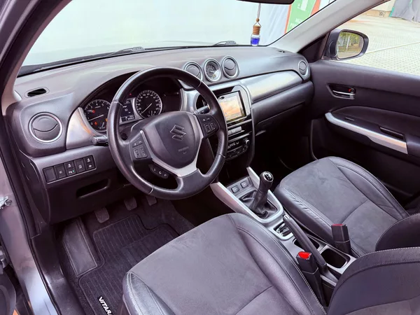 Suzuki Vitara 1.6 Comfort+, Serviska, Navi - foto 14