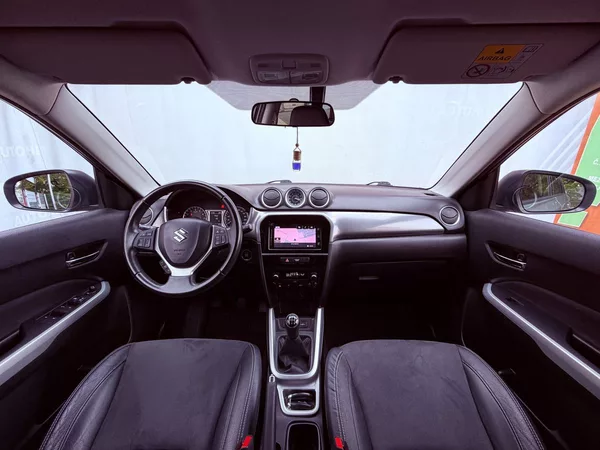 Suzuki Vitara 1.6 Comfort+, Serviska, Navi - foto 15